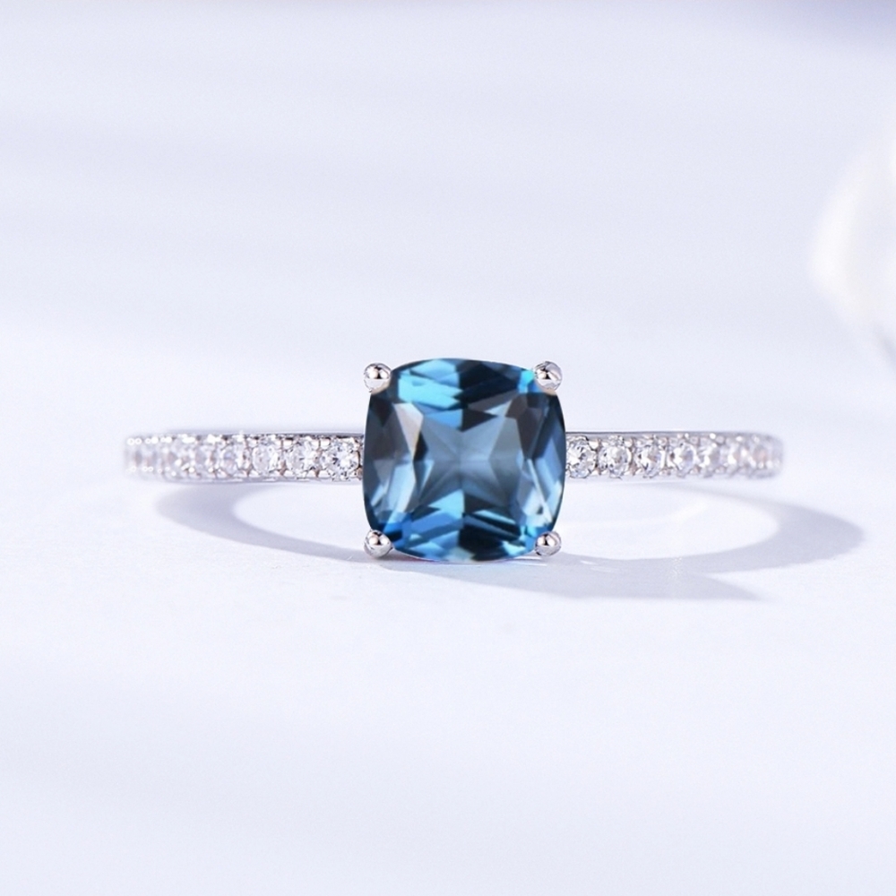 HOST PICK 👍✔️Blue Sapphire Ring. S7 - Picture 2 of 2